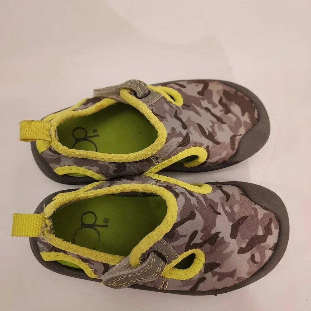 OP Little Boy Water Shoes in Size 5 (Baby)